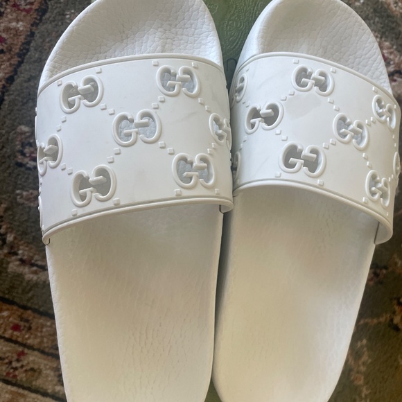 White Gucci women’s slides ! - Picture 2 of 6